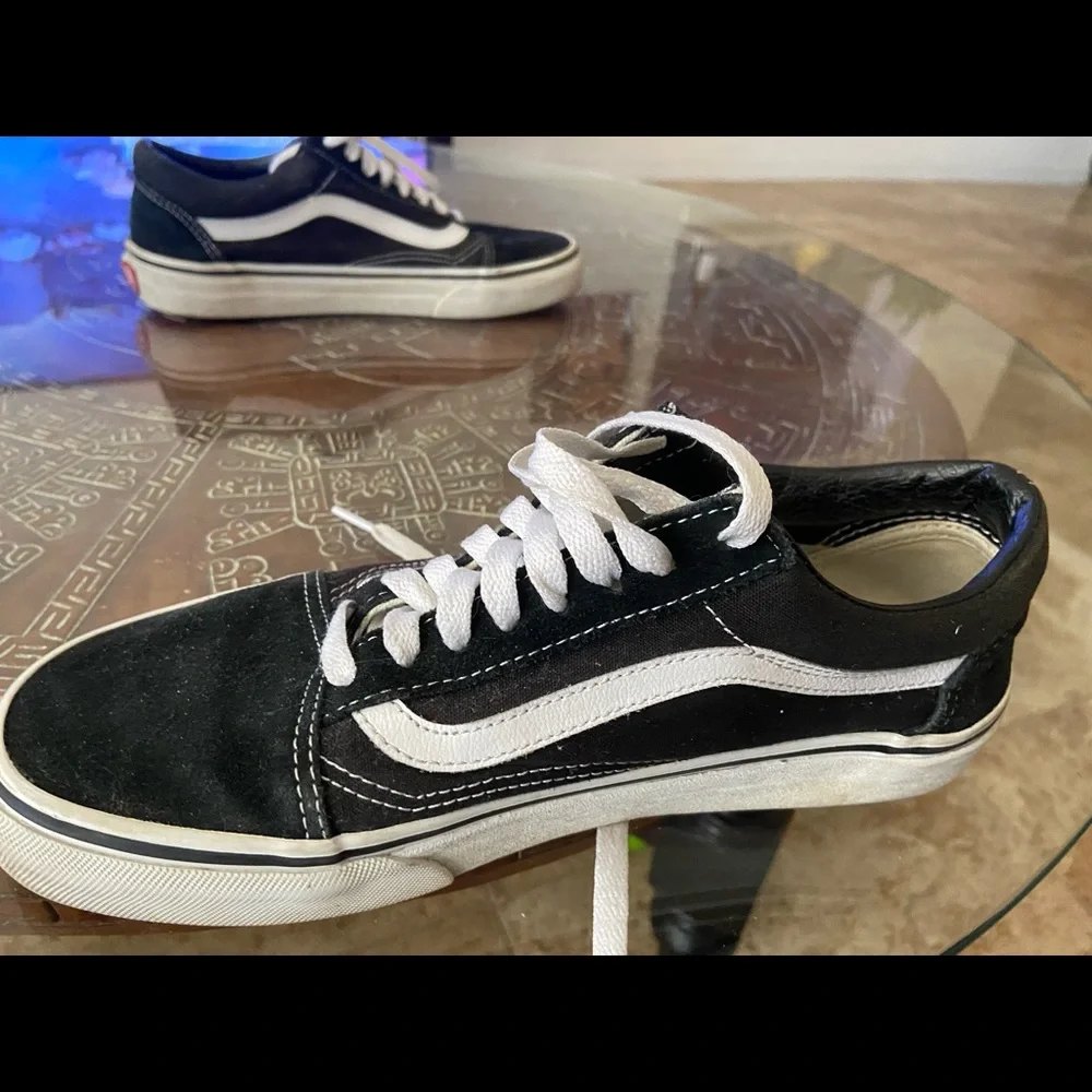 Women old school Vans shoes size 8.5 - Picture 1 of 1